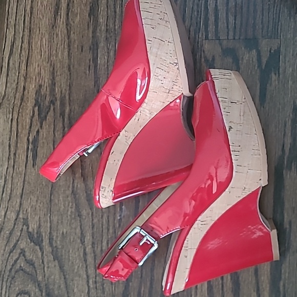 Donald Pliner Patent Leather Cork Wedge Platform Sandal - Picture 4 of 6